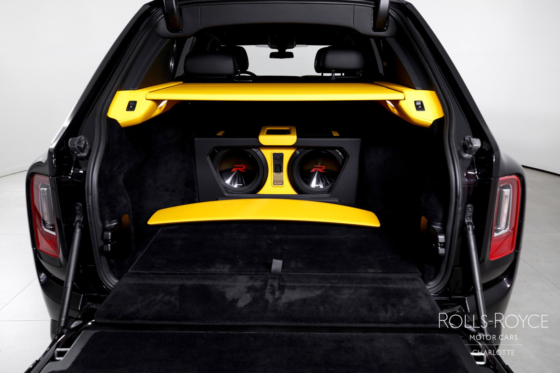 Certified 2023 Rolls-Royce Cullinan Black Badge w/ Driver's Package image 23