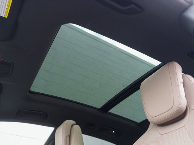 Certified 2025 Porsche Macan 4 Electric image 31