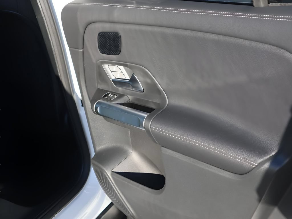 New 2026 Mercedes-Benz GLB 250 4MATIC image 16