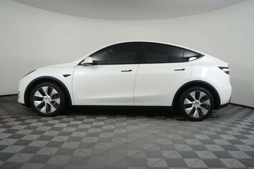 Used 2021 Tesla Model Y Long Range image 7