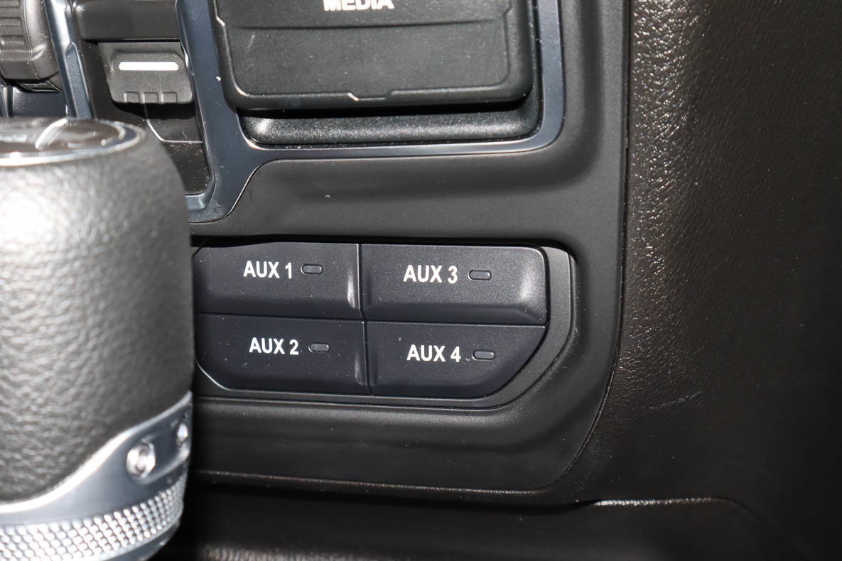 Used 2025 Jeep Wrangler Willys AWD/4WD image 23
