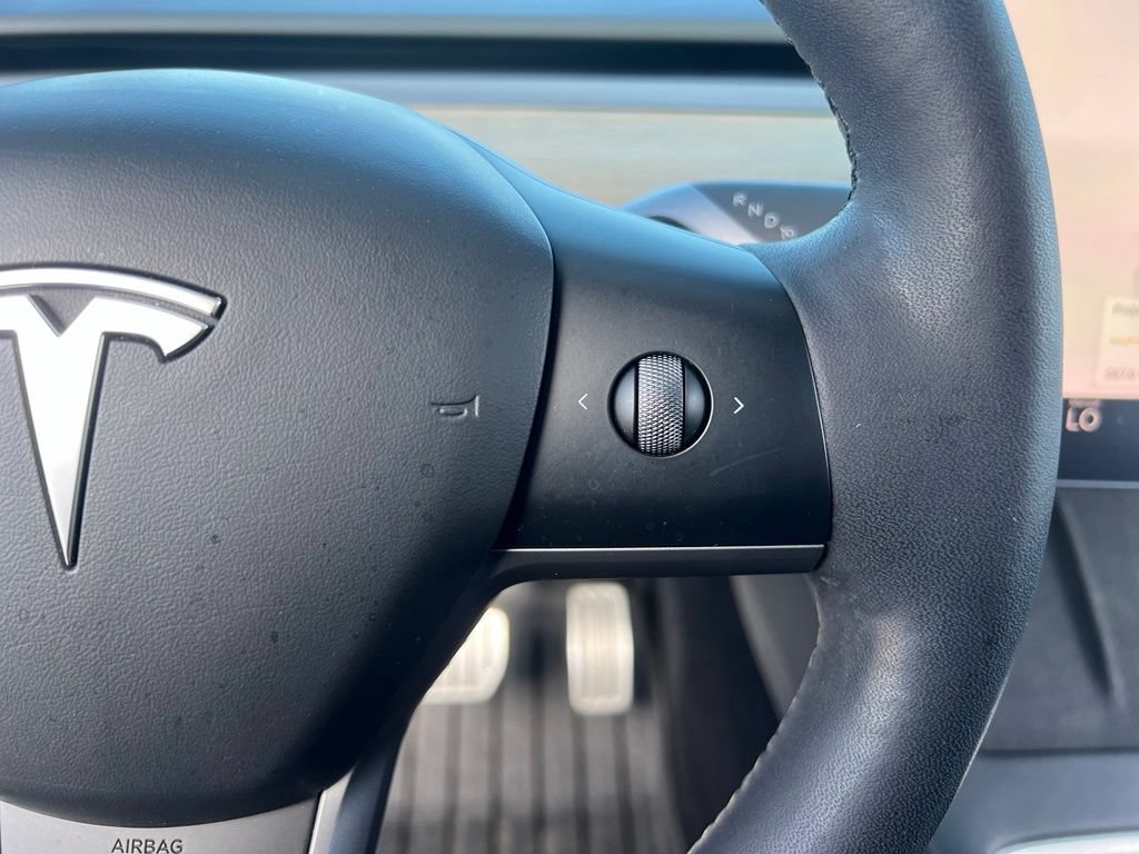 Used 2023 Tesla Model Y Performance AWD/4WD image 21