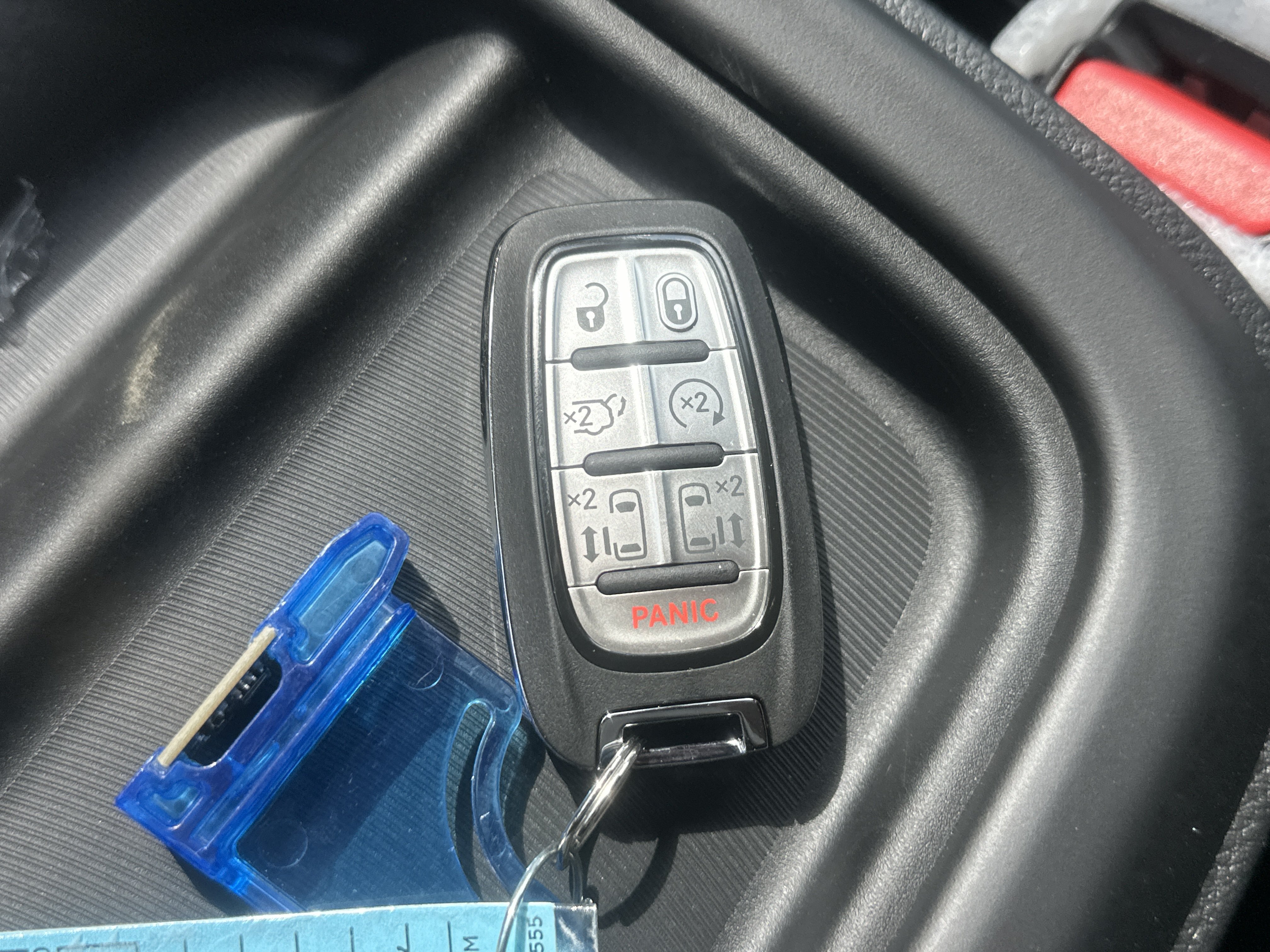 New 2027 Chrysler Pacifica Select FWD image 3