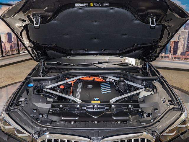 Certified 2023 BMW X5 xDrive45e w/ Climate Comfort Package AWD/4WD image 5