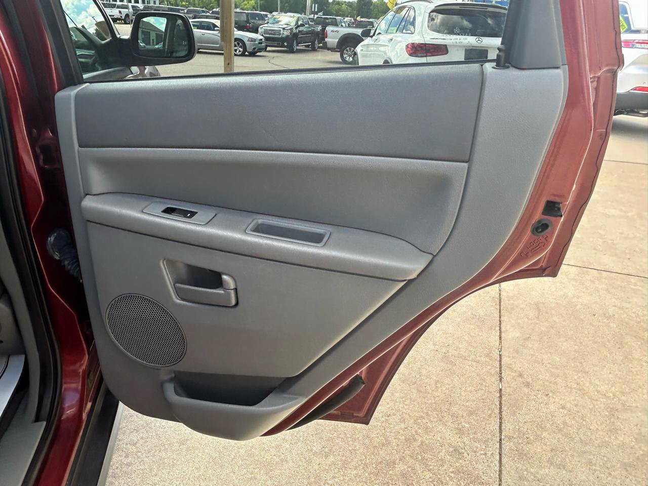Used 2007 Jeep Grand Cherokee Laredo AWD/4WD image 15