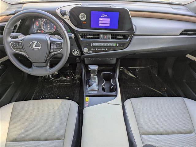 Used 2025 Lexus ES 350 w/ Premium Package image 17
