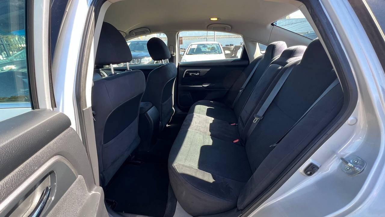 Used 2014 Nissan Altima 3.5 S FWD image 20