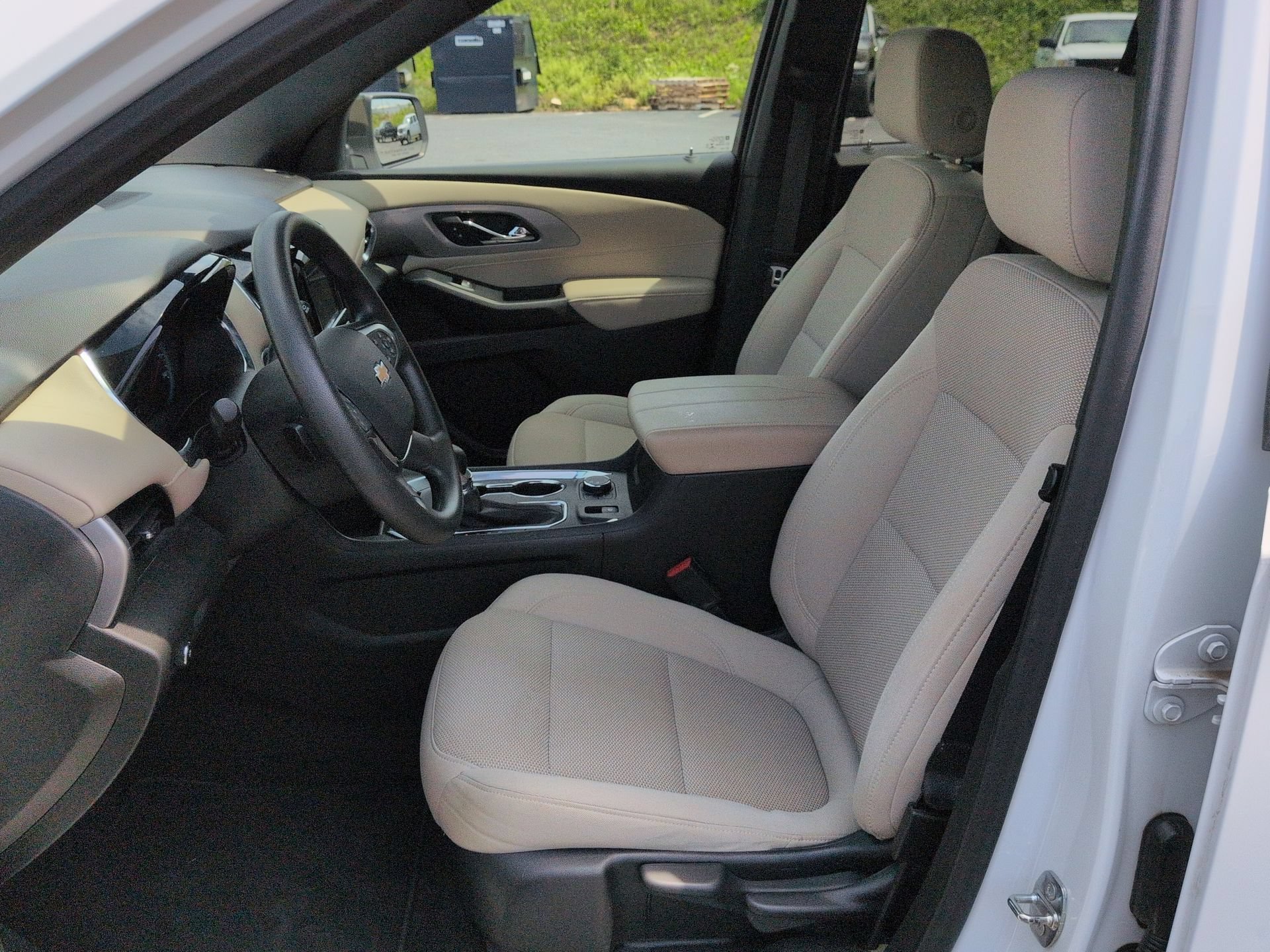 Certified 2022 Chevrolet Traverse LS AWD/4WD image 19