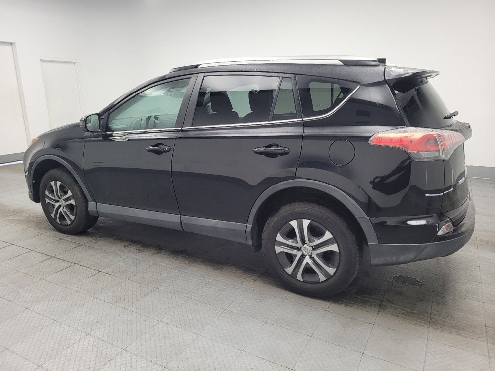 Used 2018 Toyota RAV4 LE FWD image 3
