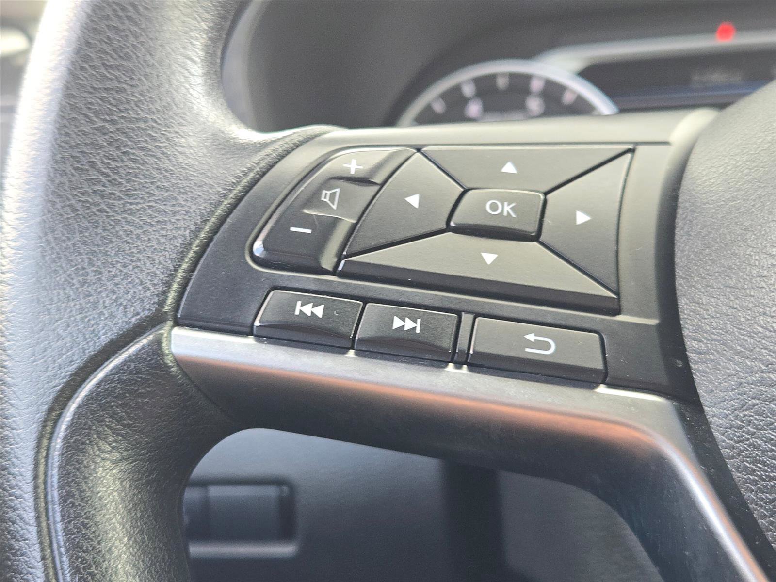 Used 2023 Nissan Sentra SV image 32