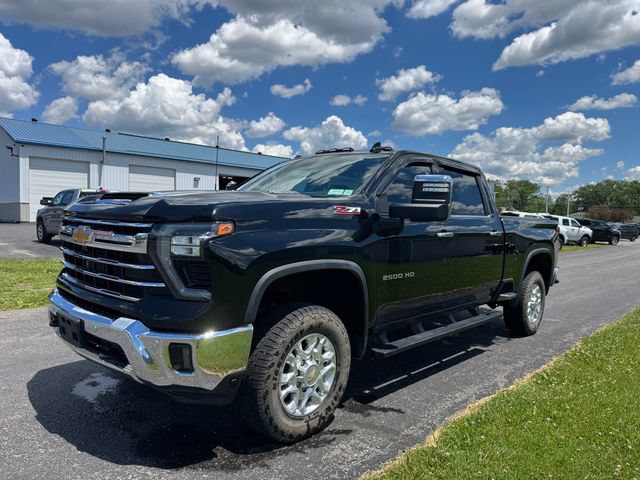 Used 2024 Chevrolet Silverado 2500 LTZ w/ LTZ Plus Package AWD/4WD image 2