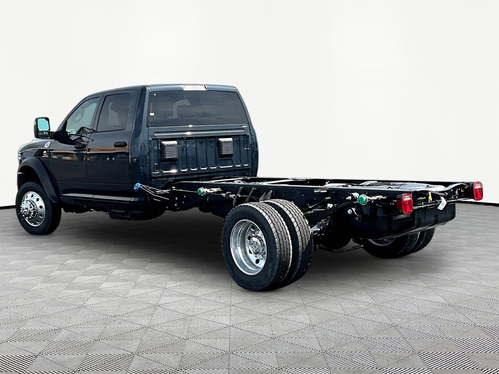 New 2026 RAM 5500 Tradesman w/ Chrome Appearance Group AWD/4WD image 4