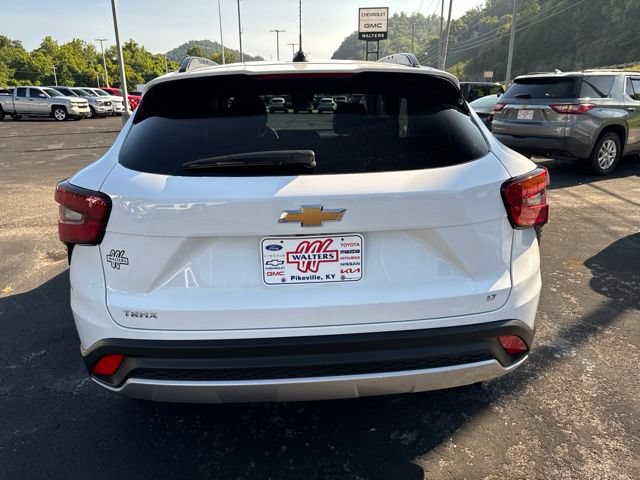 Used 2025 Chevrolet Trax LT w/ LT Convenience Package FWD image 6