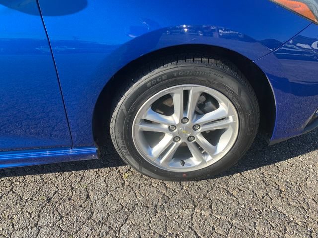 Used 2017 Chevrolet Cruze LT w/ Convenience Package FWD image 38