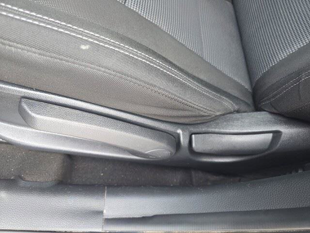 Used 2016 Hyundai Elantra GT image 16