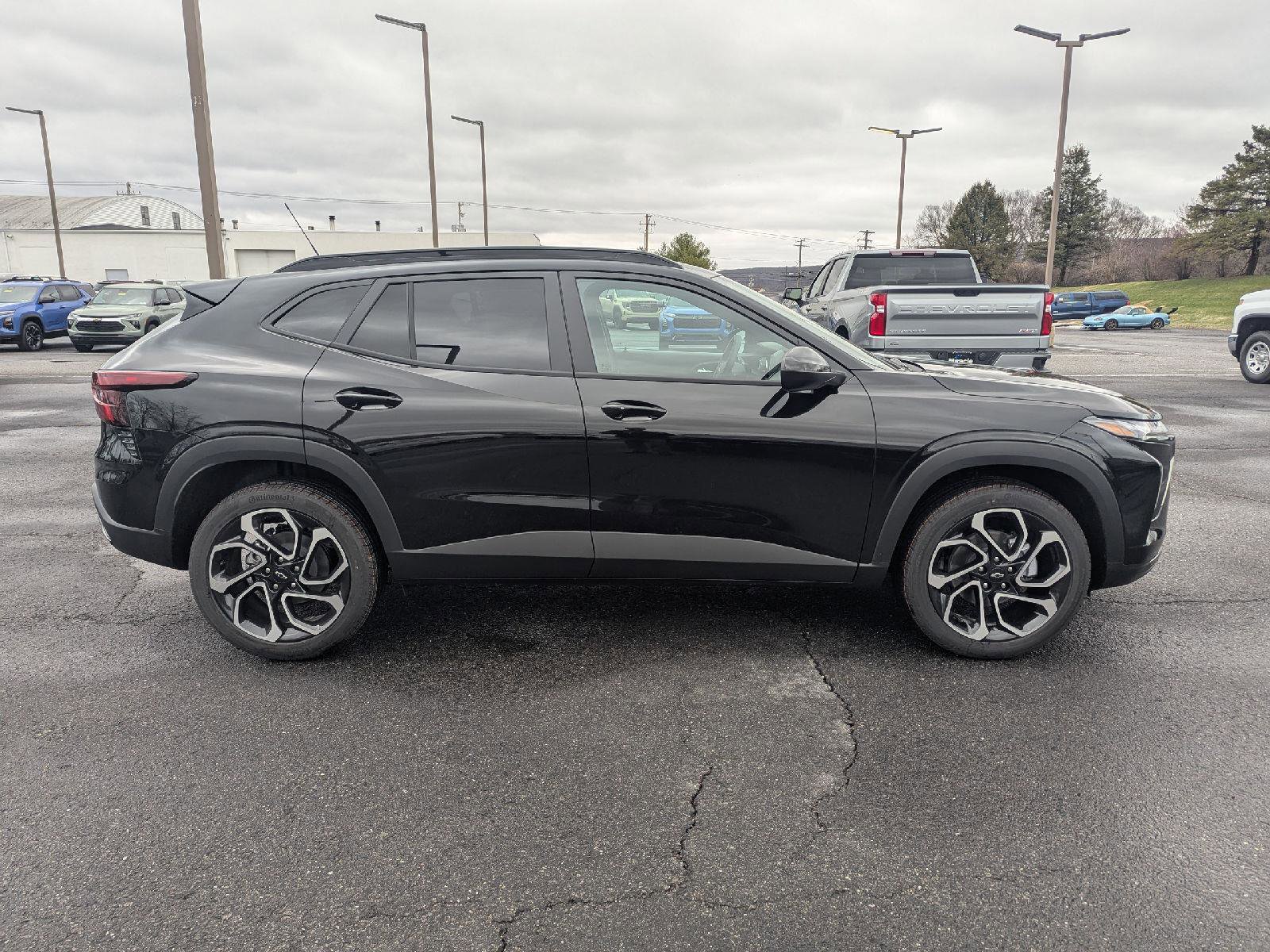 New 2026 Chevrolet Trax RS w/ Sunroof Package image 11
