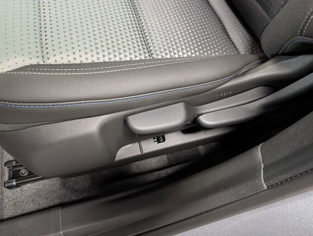 New 2026 Chevrolet Trax LT w/ Sunroof Package FWD image 11