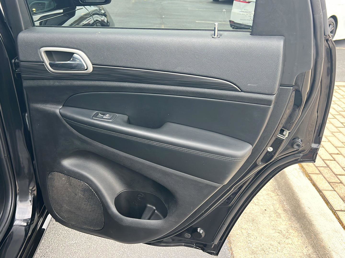 Used 2021 Jeep Grand Cherokee Laredo X image 15