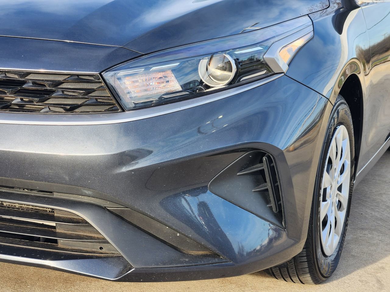 Used 2024 Kia Forte LX image 9