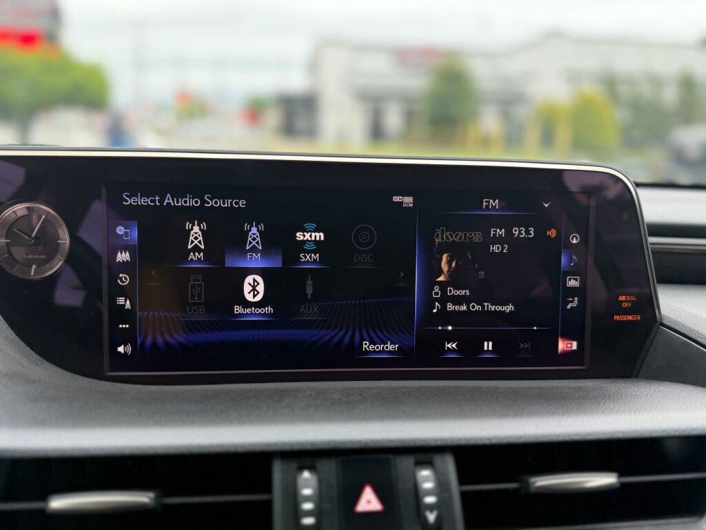 Used 2020 Lexus ES 300h w/ Accessory Package 2 FWD image 18