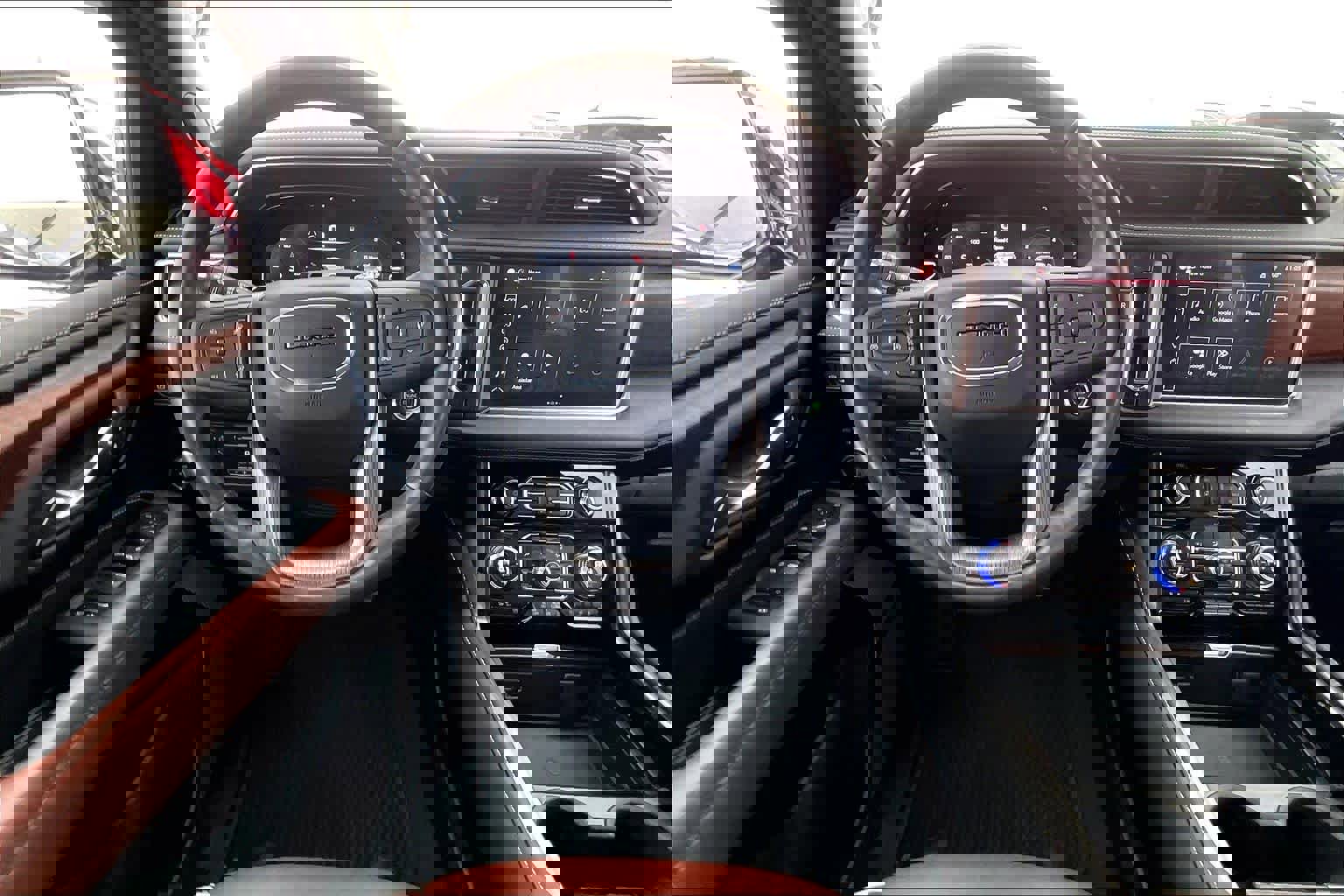 Used 2023 GMC Yukon XL Denali Ultimate image 6