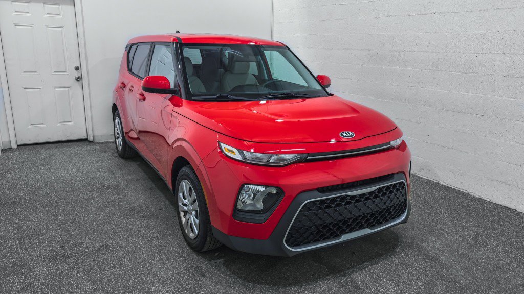 Used 2021 Kia Soul LX image 2