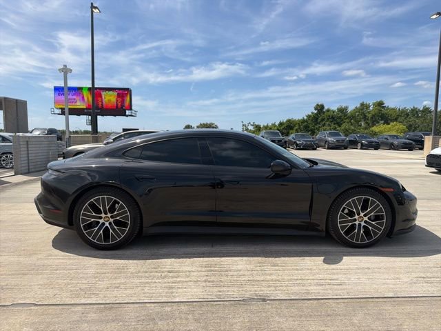 Used 2022 Porsche Taycan image 2