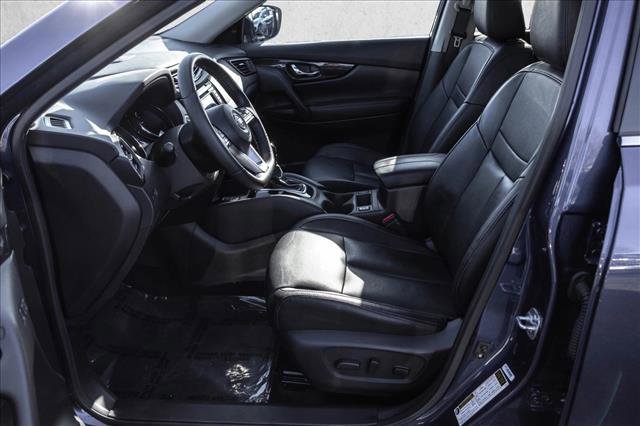 Used 2020 Nissan Rogue SL w/ Premium Package image 12