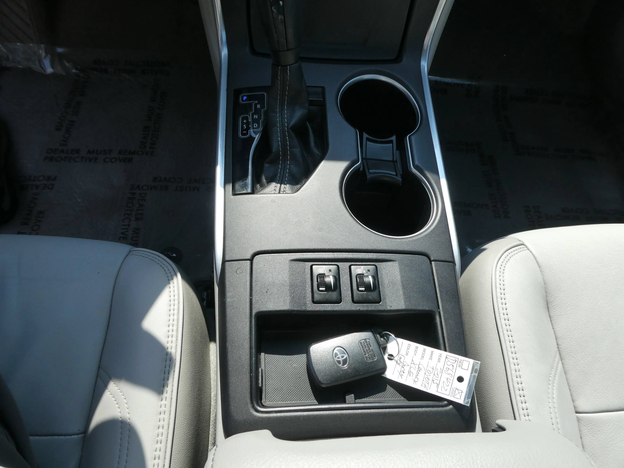 Used 2015 Toyota Camry XLE FWD image 25