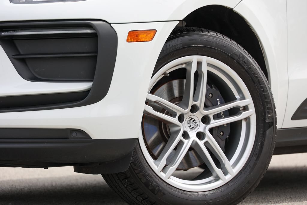 Certified 2026 Porsche Macan AWD/4WD image 21