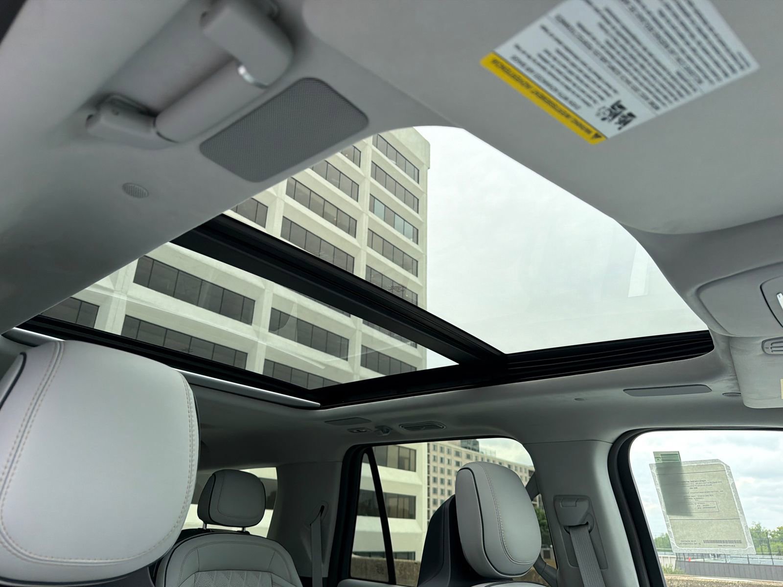 New 2026 Lincoln Navigator L Black Label AWD/4WD image 14