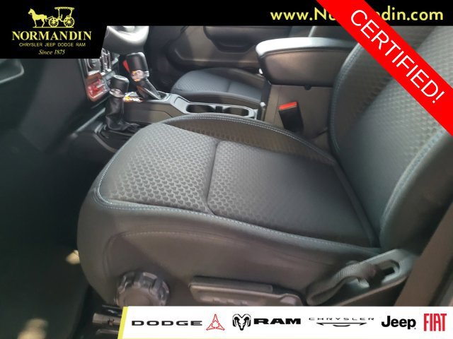 Used 2025 Jeep Wrangler Unlimited Rubicon 4xe w/ Convenience Group AWD/4WD image 17