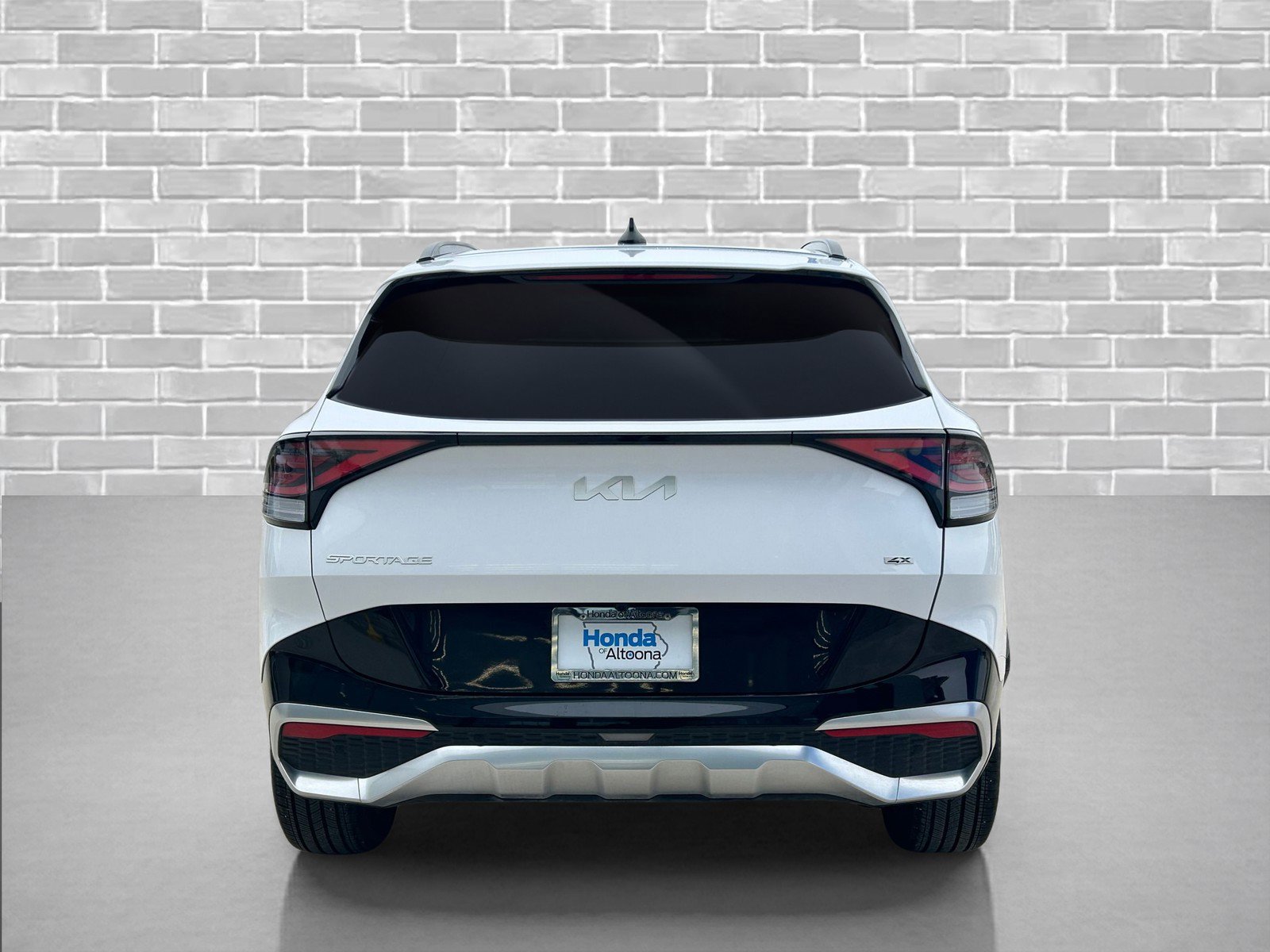 Used 2025 Kia Sportage SX image 4