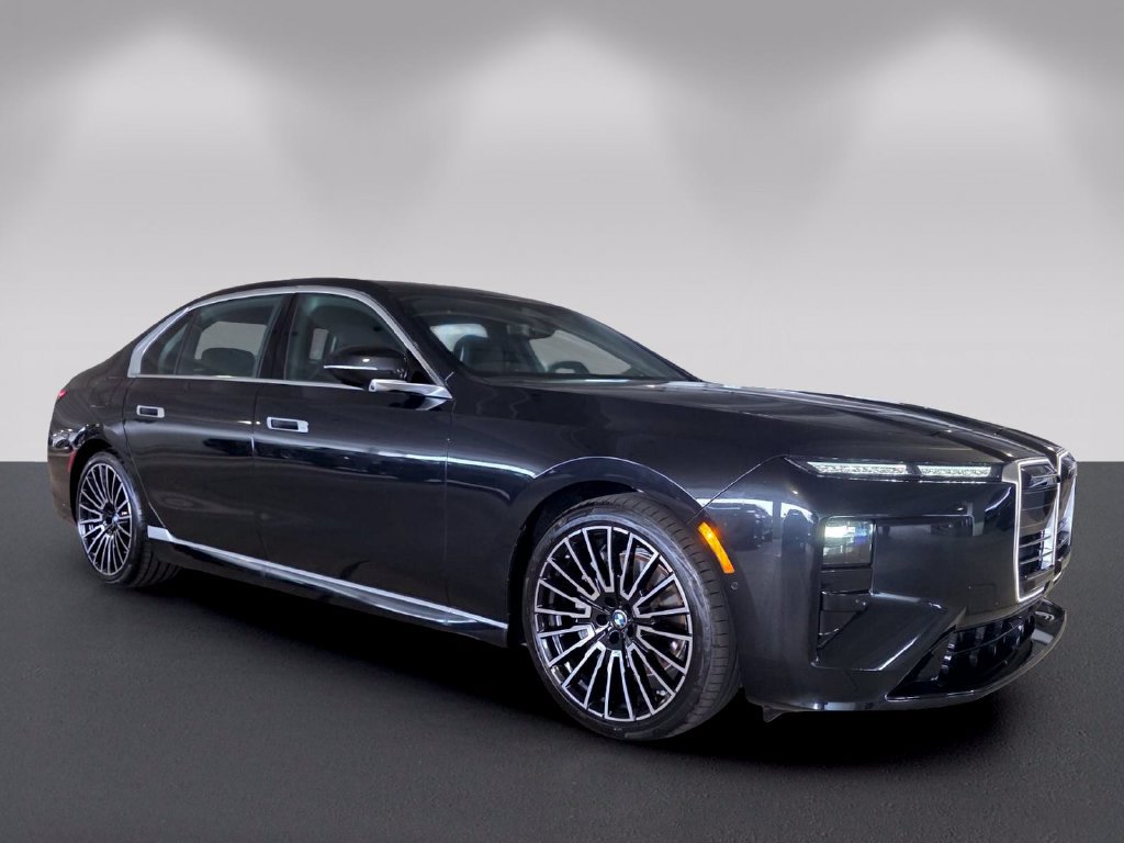 New 2027 BMW 740i w/ Executive Package RWD image 1