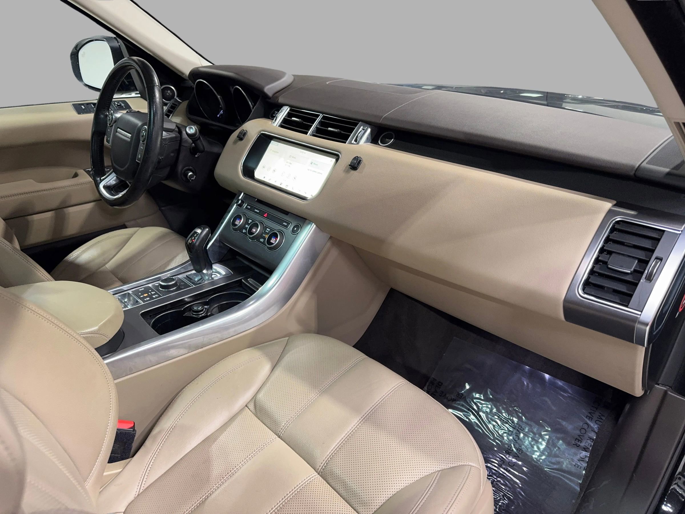 Used 2017 Land Rover Range Rover Sport SE image 23