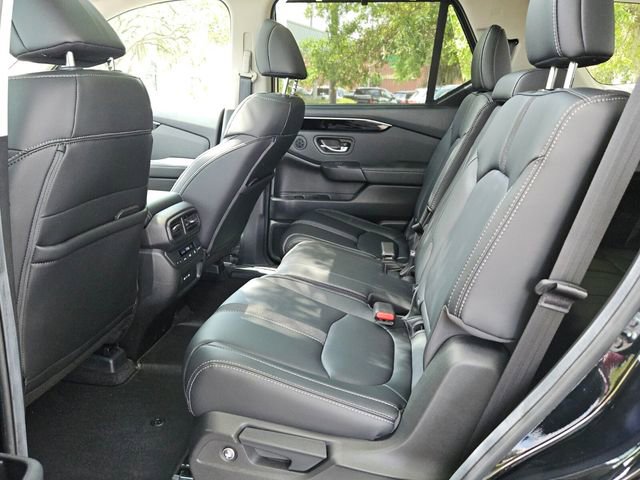 Certified 2025 Honda Pilot Touring image 11