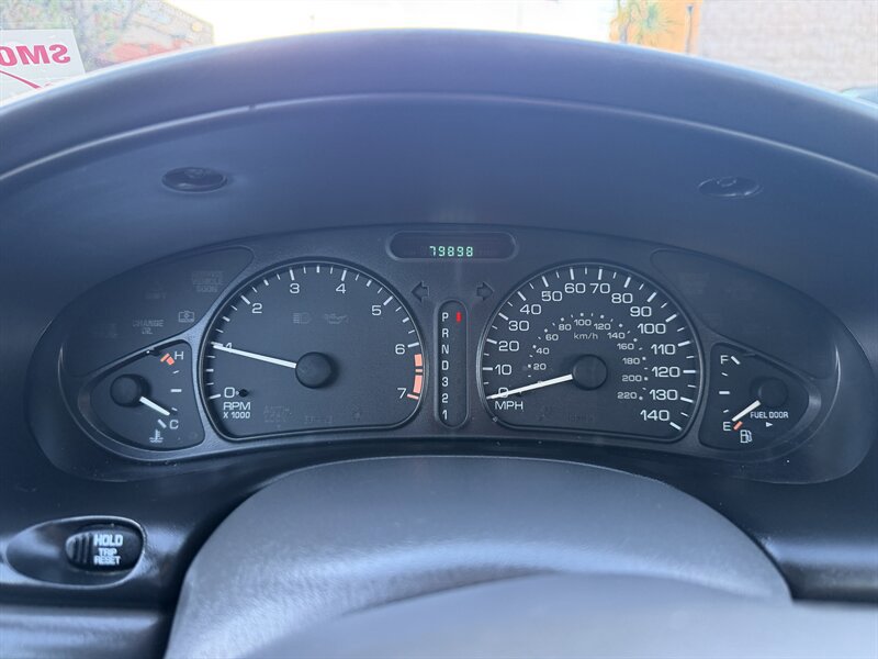 Used 2001 Oldsmobile Alero GX image 16