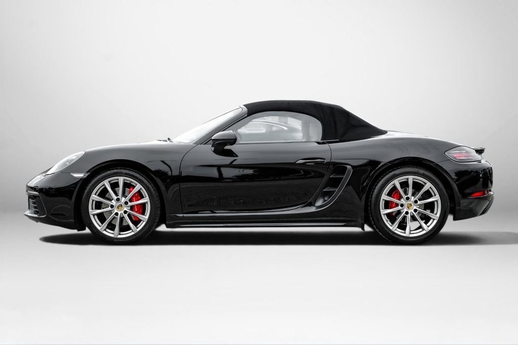 Used 2018 Porsche 718 Boxster S RWD image 16