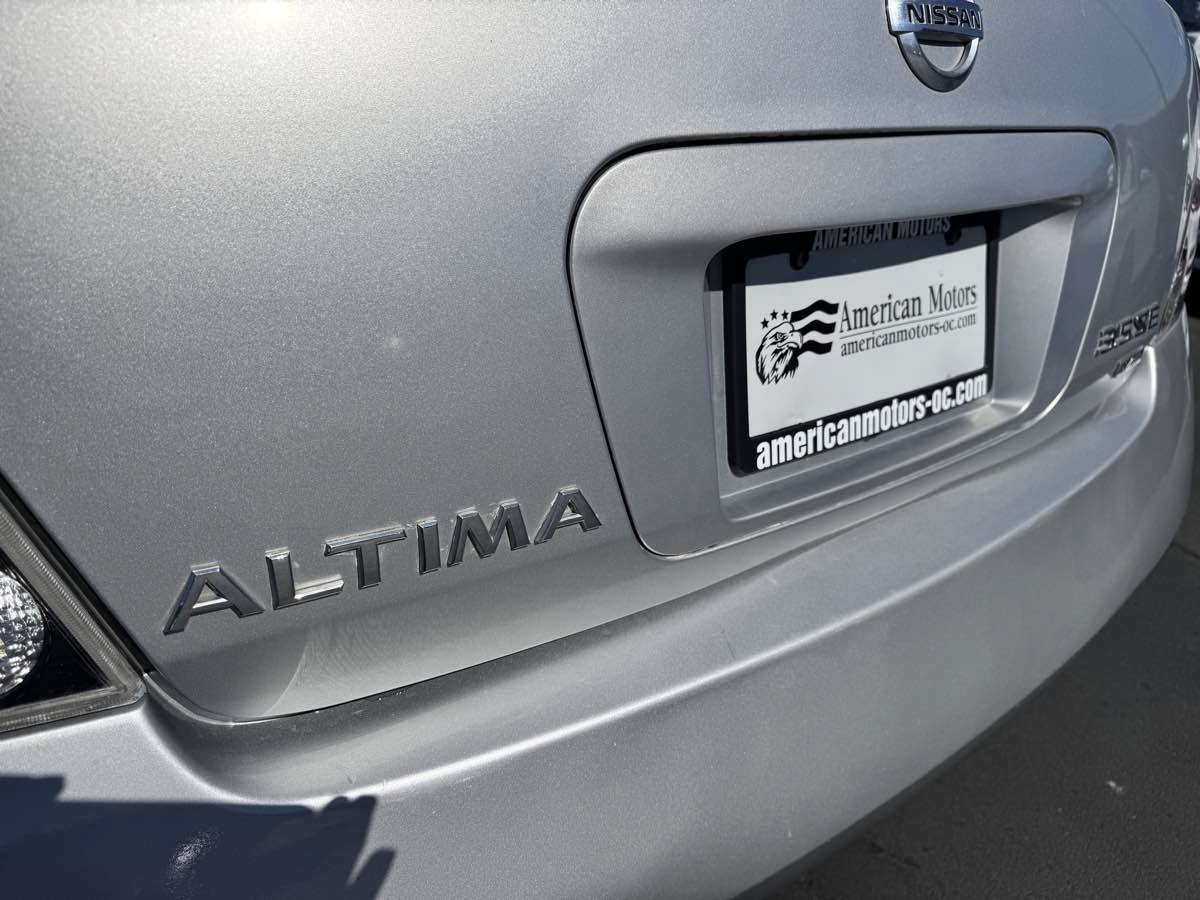 Used 2006 Nissan Altima 3.5 SE FWD image 17