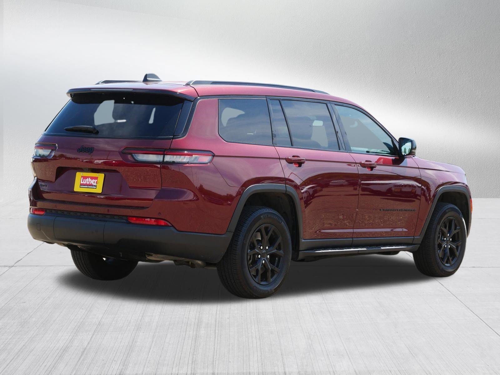 Used 2024 Jeep Grand Cherokee L Altitude AWD/4WD image 7