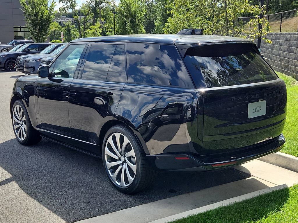 New 2025 Land Rover Range Rover SE image 12