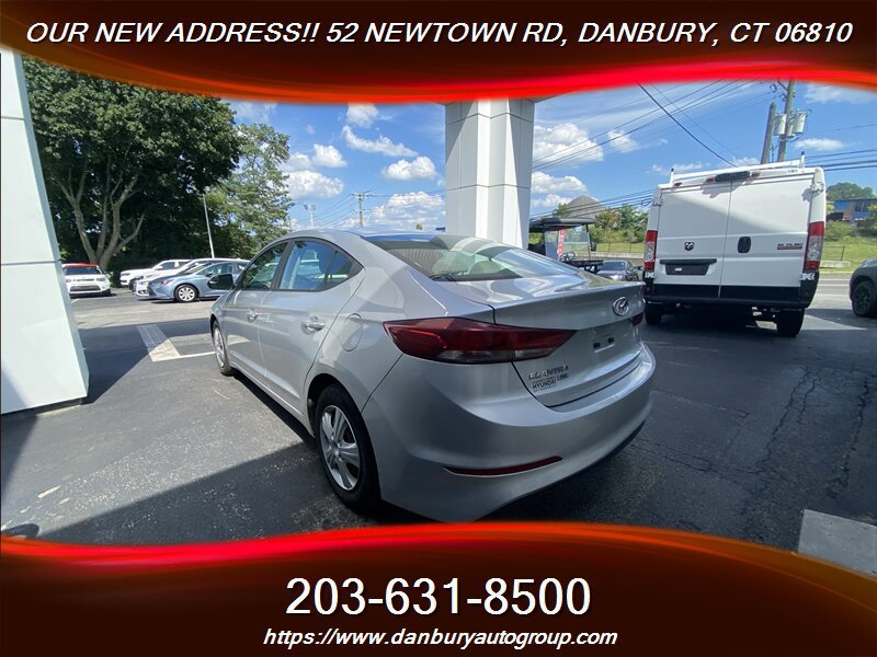 Used 2018 Hyundai Elantra SE FWD image 4