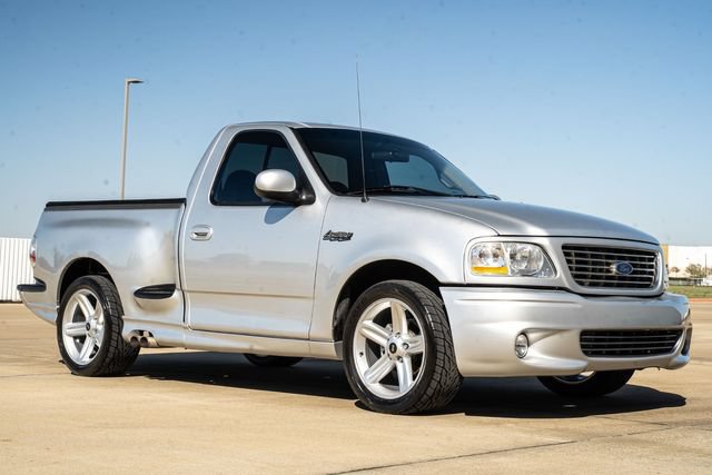 Used 2001 Ford F150 Lightning RWD image 8