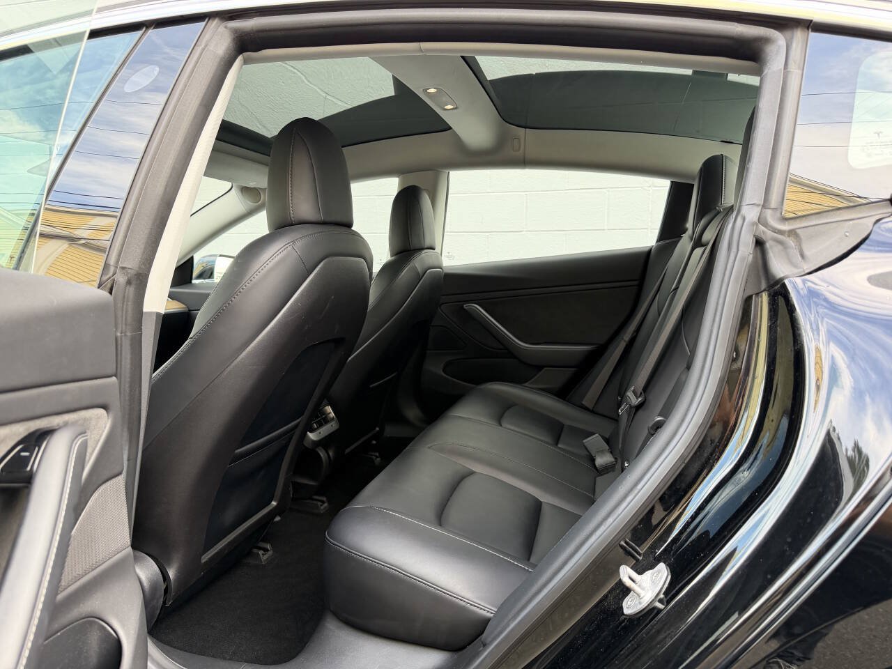 Used 2018 Tesla Model 3 Long Range AWD/4WD image 21