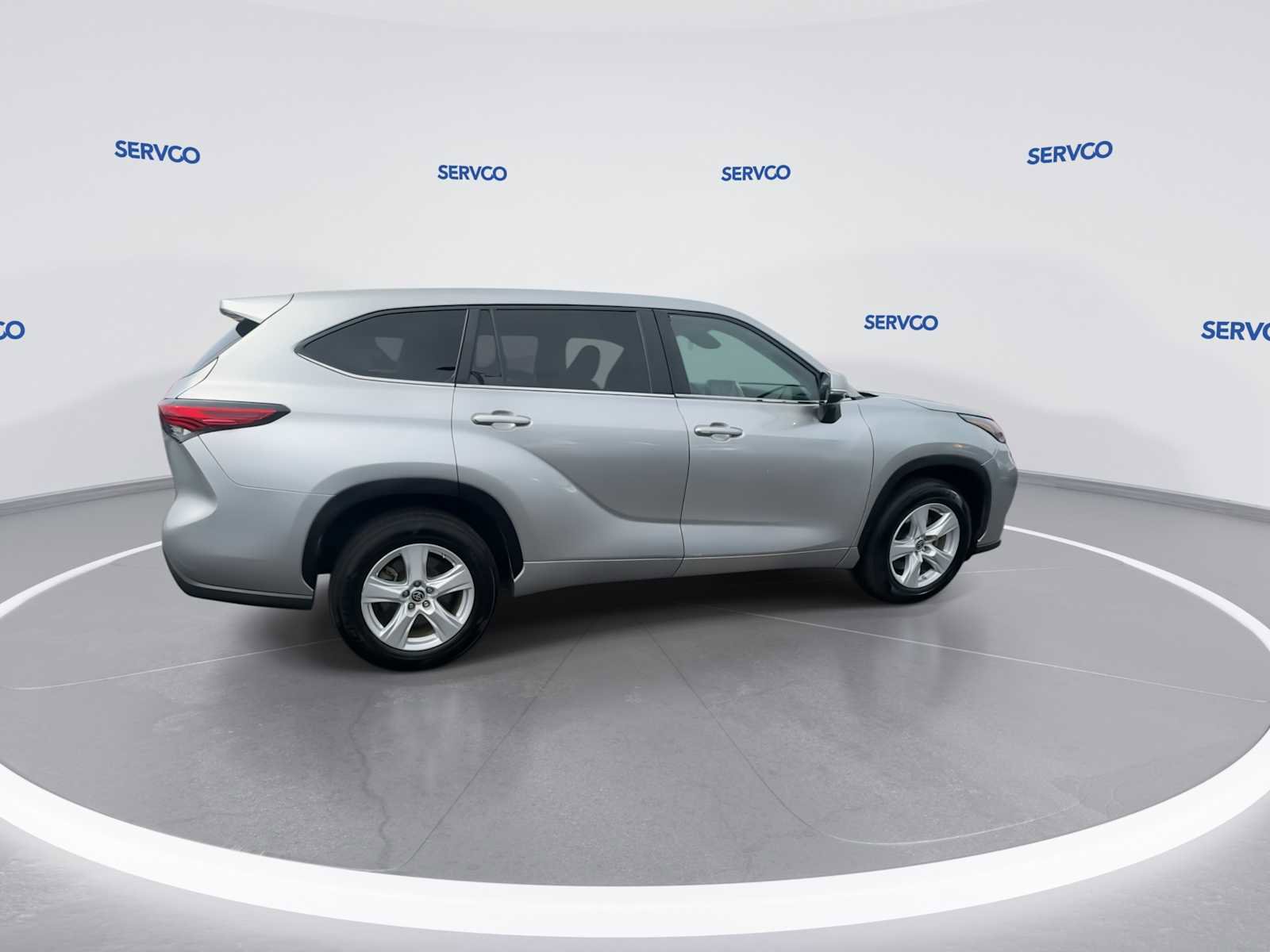 Used 2023 Toyota Highlander L image 9