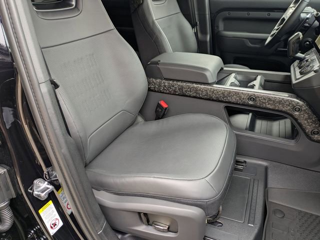 New 2026 Land Rover Defender 110 OCTA image 18