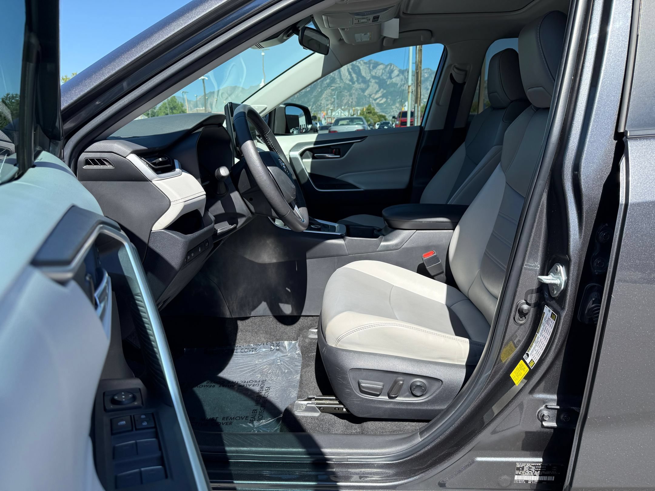 Used 2023 Toyota RAV4 XLE Premium AWD/4WD image 12