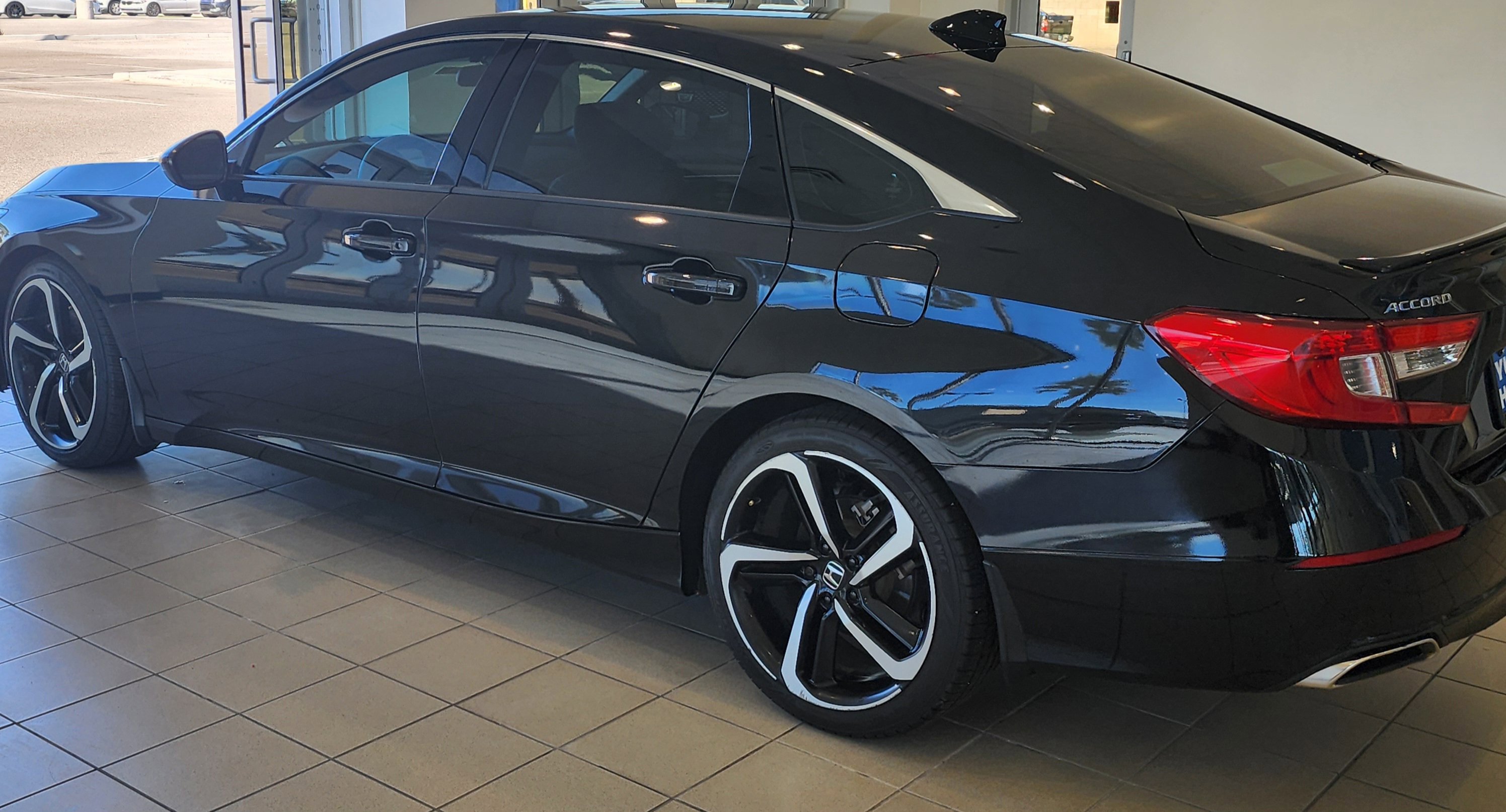 Certified 2018 Honda Accord Sport image 5