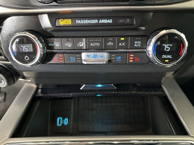Used 2022 Ford F450 Platinum w/ FX4 Off-Road Package image 17