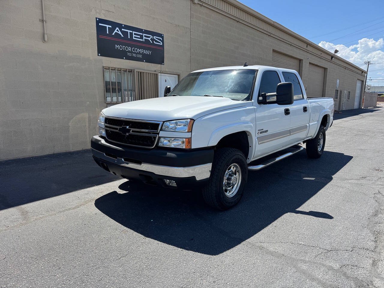 Used 2007 Chevrolet Silverado 2500 LT w/ Heavy-Duty Power Package AWD/4WD image 2